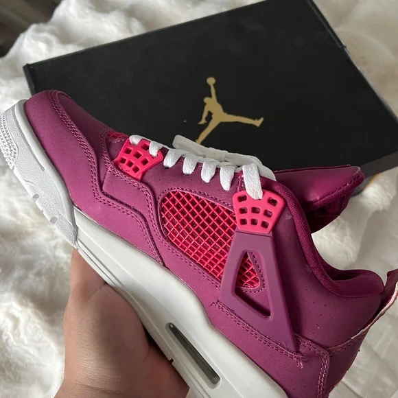 Air Jordan 4 Retro - Picture 3 of 4